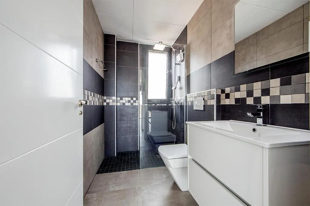 Apartamento Moderno Con Piscina Y Parking Cerca De La Playa Apartment Roses