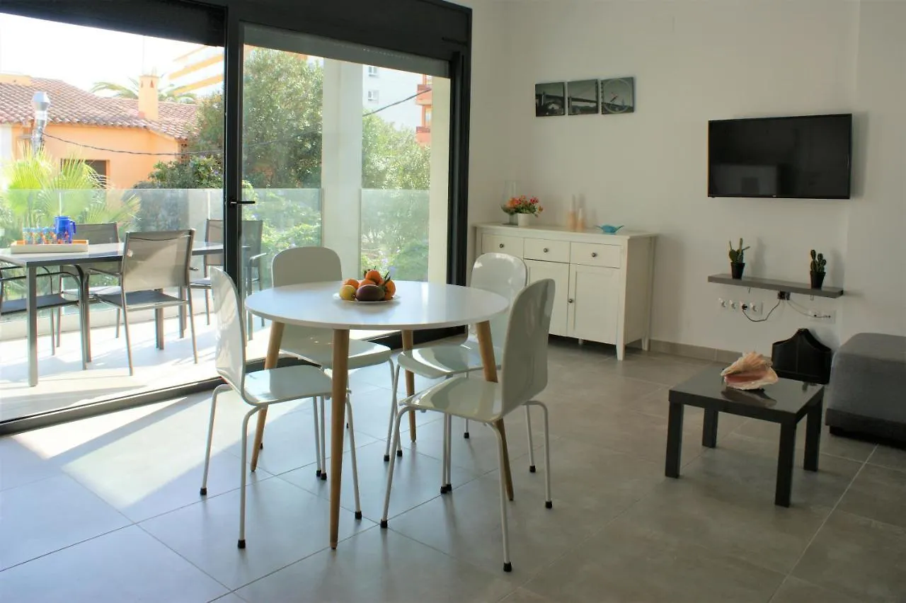 Apartamento Moderno Con Piscina Y Parking Cerca De La Playa Apartment Roses 0*,  Spain