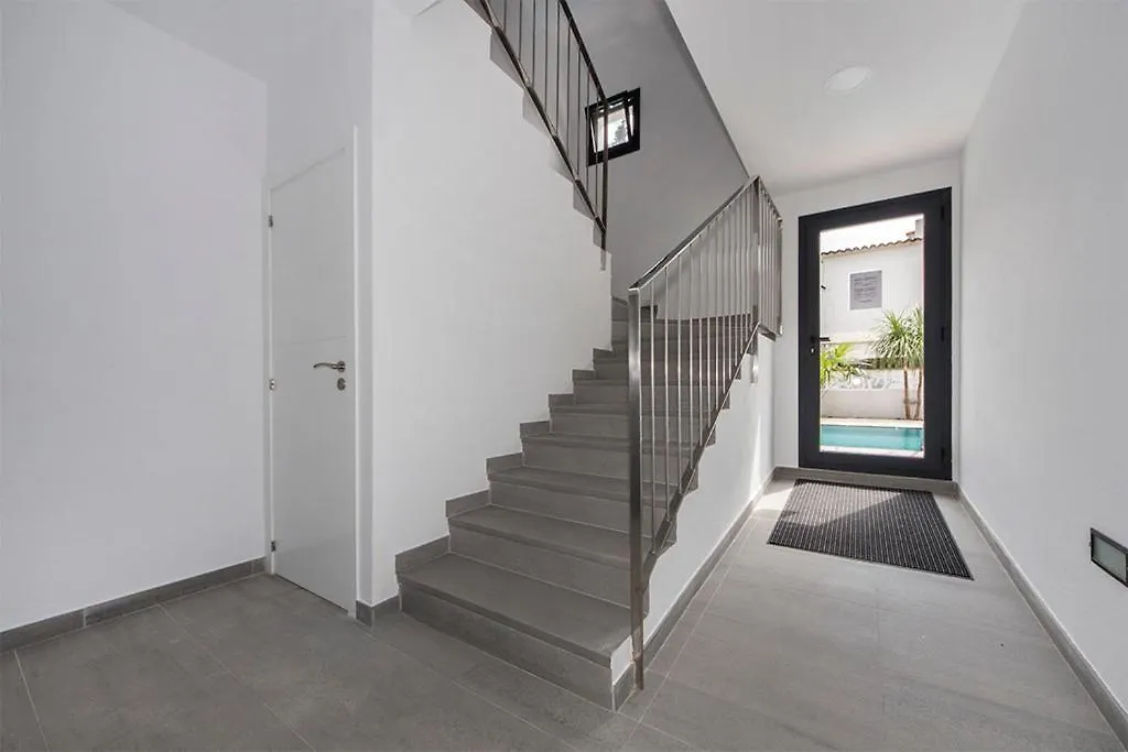 Apartamento Moderno Con Piscina Y Parking Cerca De La Playa Apartment Roses