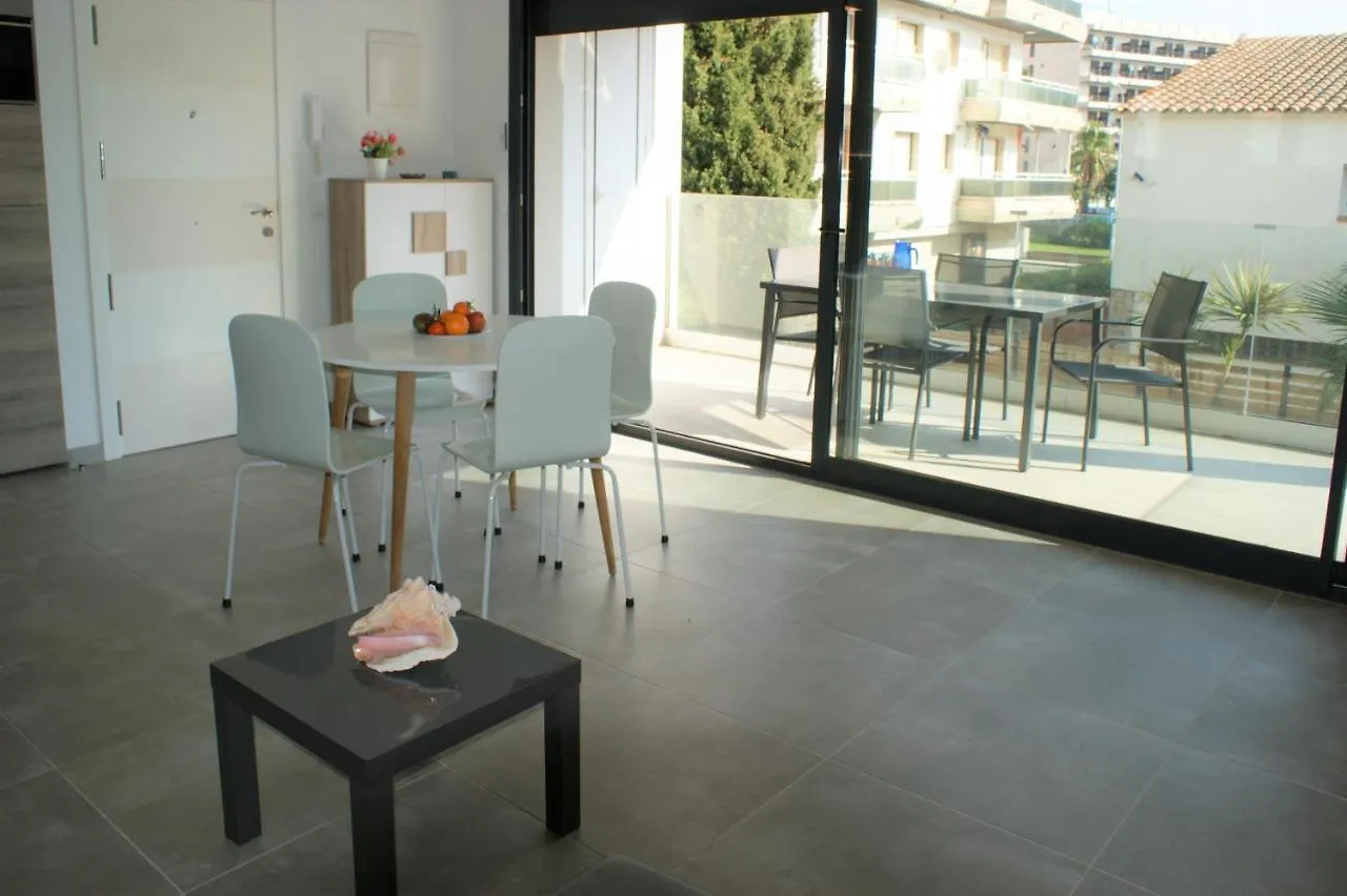 Apartamento Moderno Con Piscina Y Parking Cerca De La Playa Apartment Roses Spain